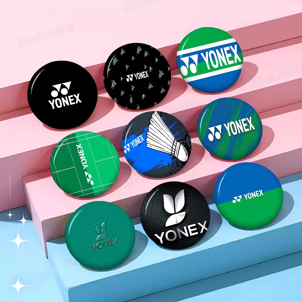 Badminton Yonex - Modny przypinka z blachy Y-Yonex do