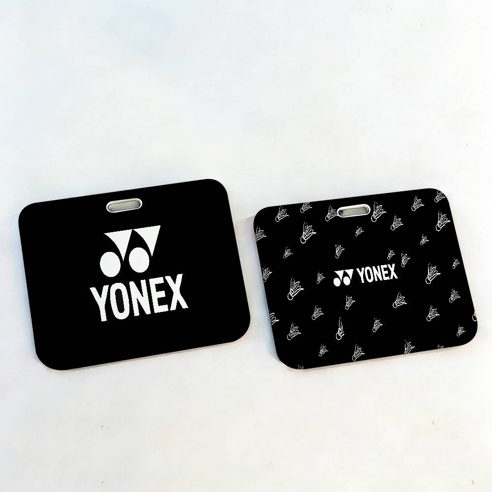 Modny futerał na karty kredyto – Badminton Yonex recenzja i cena